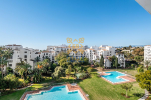 Apartamento №25075 en Puerto Banus